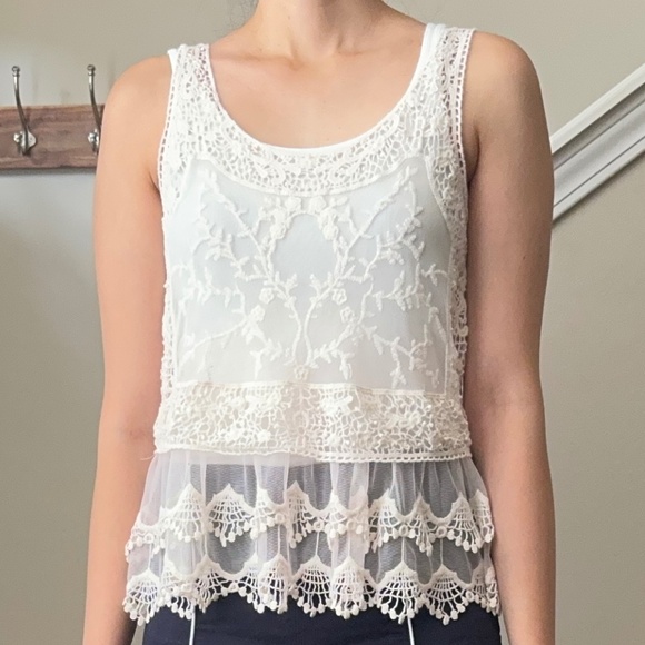Express Extra Small Lace Crochet Cream Top - Picture 4 of 10